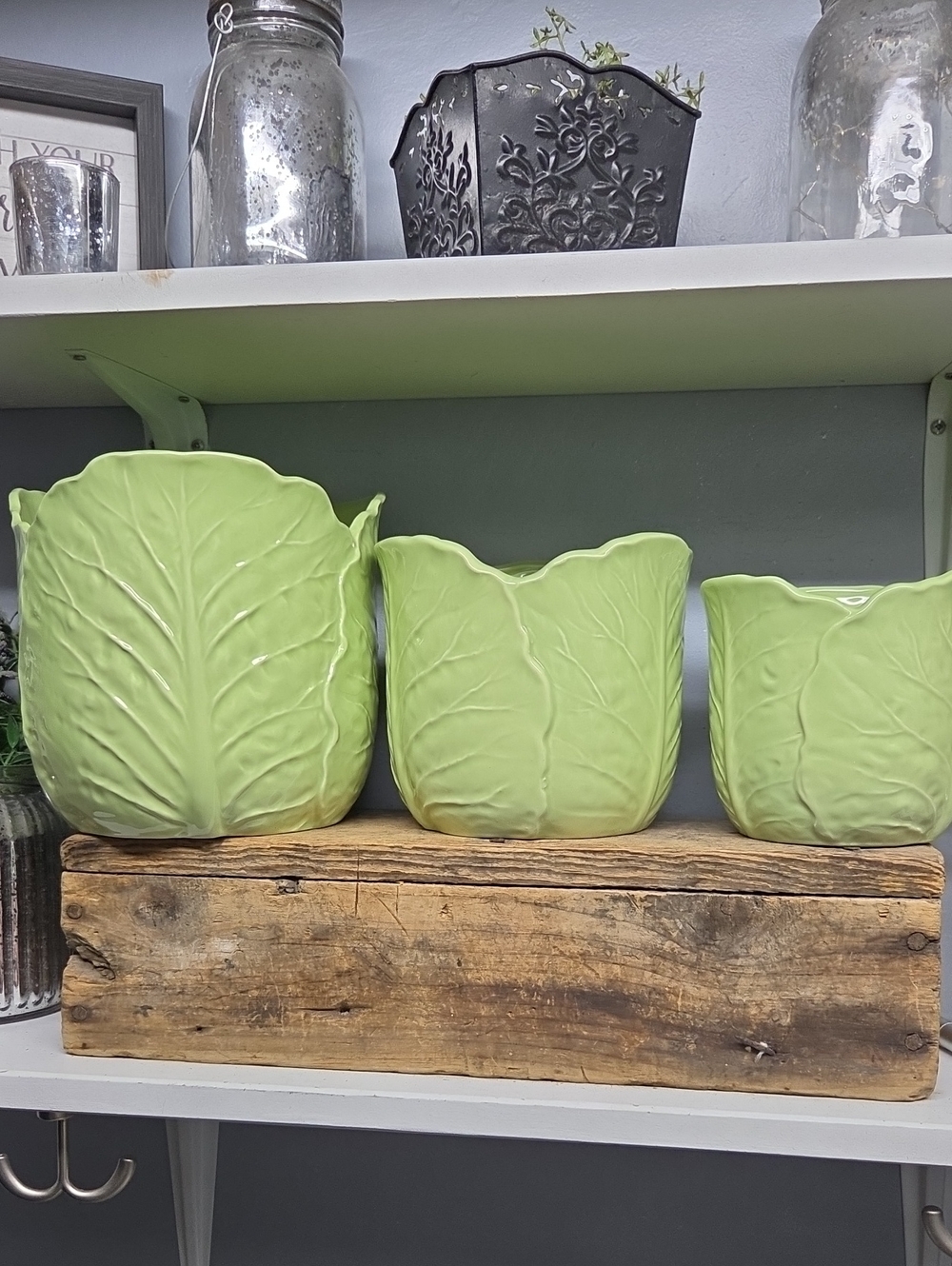 Vintage Napcoware Green Ceramic Leaf Nesting Planter Set - Brand
